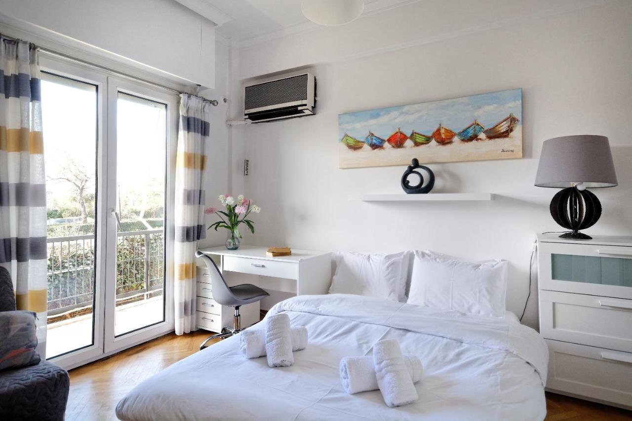Glyfada Breeze Apartments Athena Bagian luar foto