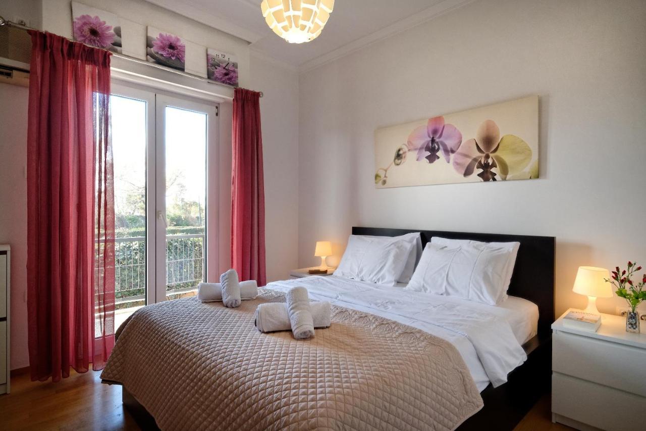 Glyfada Breeze Apartments Athena Bagian luar foto