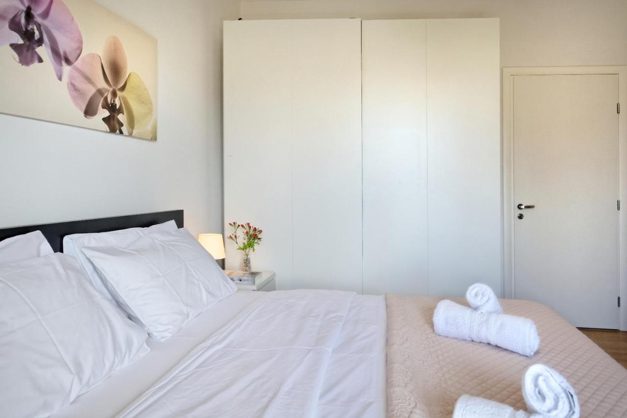 Glyfada Breeze Apartments Athena Bagian luar foto